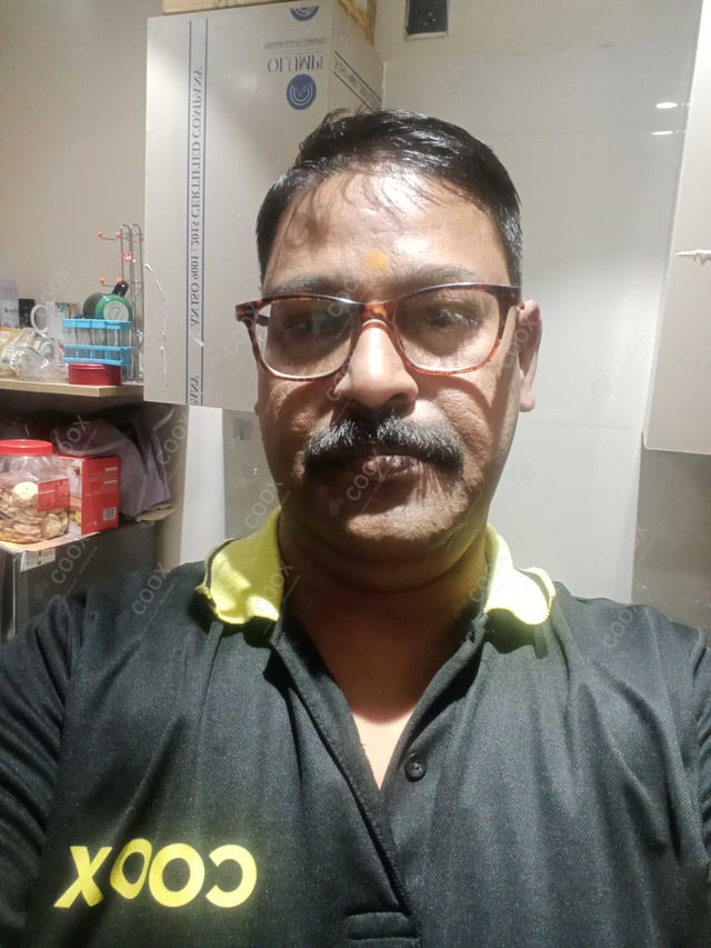 Chef from COOX at bookings. Professional cooks chefs at home