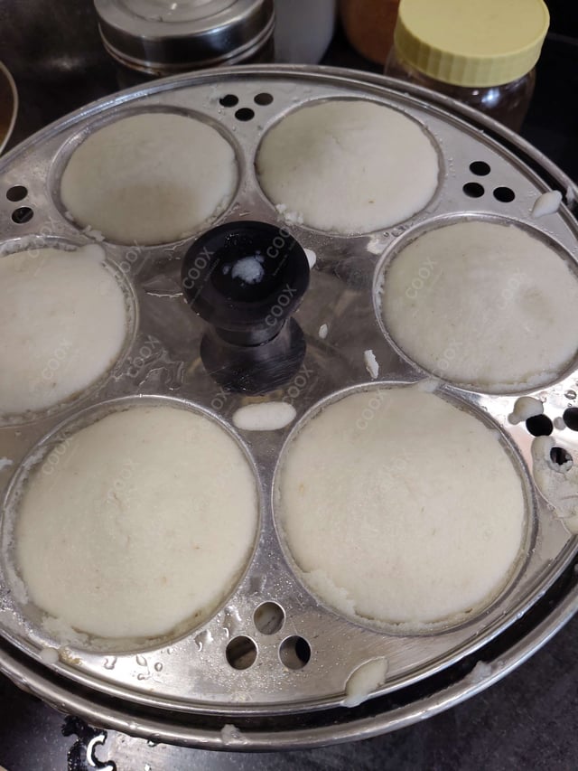 Delicious Idli Sambhar prepared by COOX