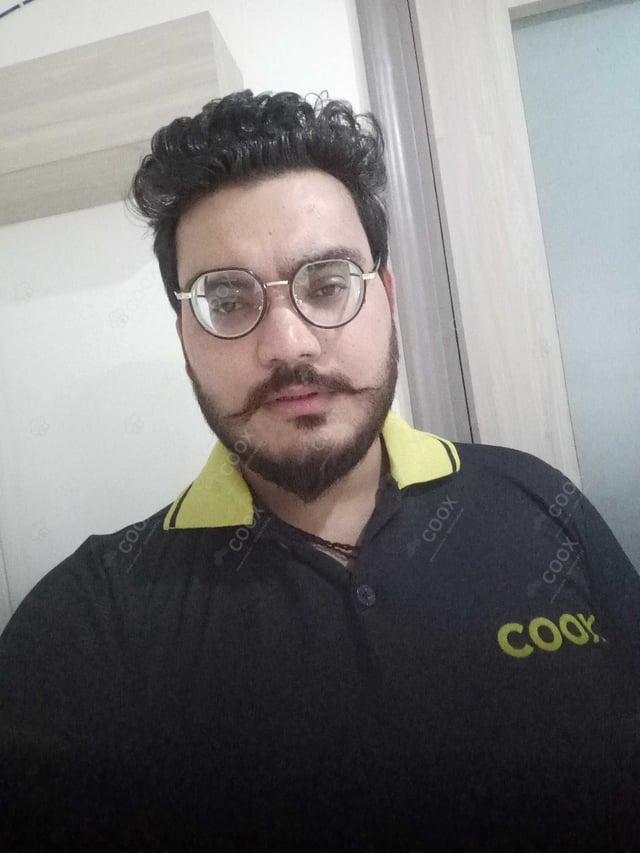Chef from COOX at bookings. Professional cooks chefs at home
