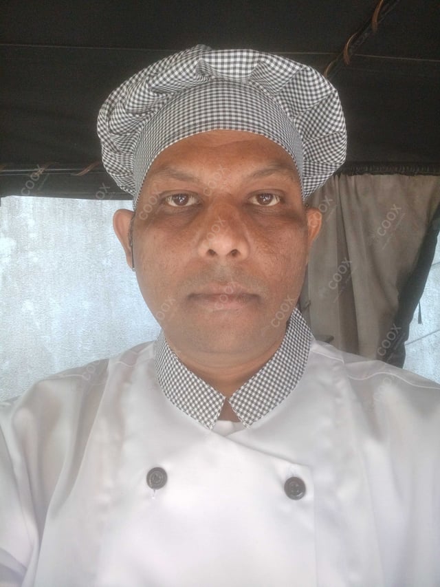 Chef from COOX at bookings. Professional cooks chefs at home
