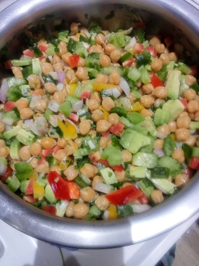 Delicious Chickpea Salad prepared by COOX