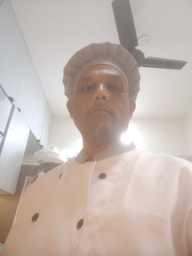 Chef from COOX at bookings. Professional cooks chefs at home