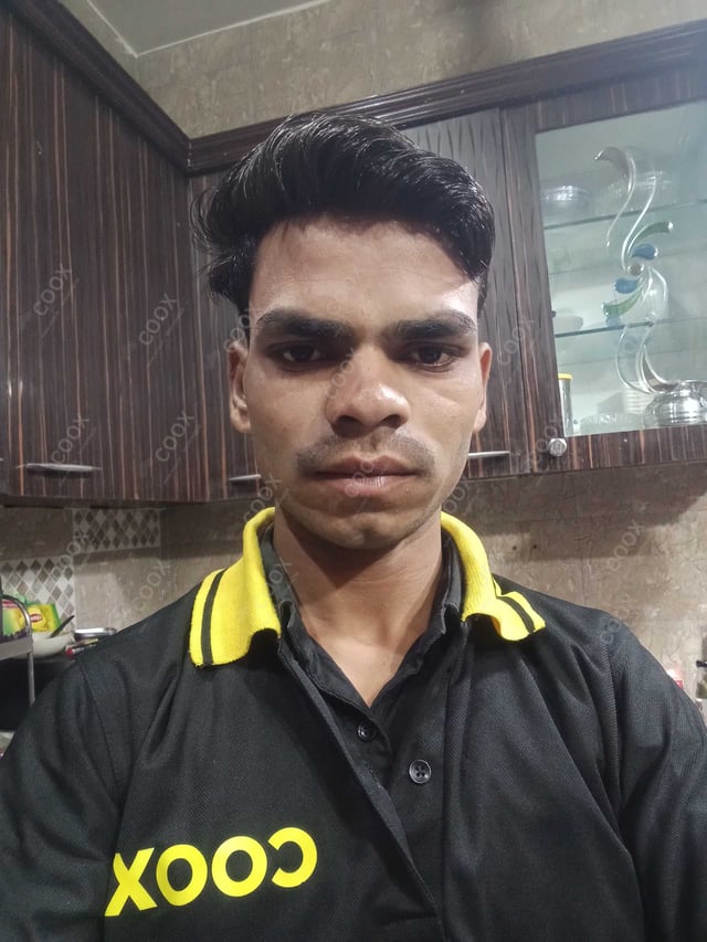 Chef from COOX at bookings. Professional cooks chefs at home