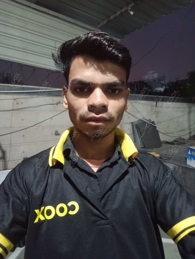 Chef from COOX at bookings. Professional cooks chefs at home