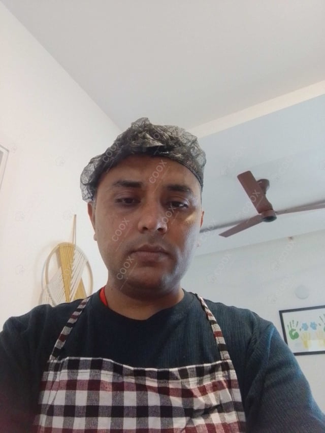 Chef from COOX at bookings. Professional cooks chefs at home