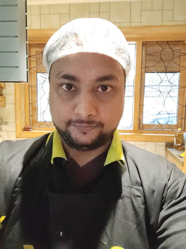 Chef from COOX at bookings. Professional cooks chefs at home