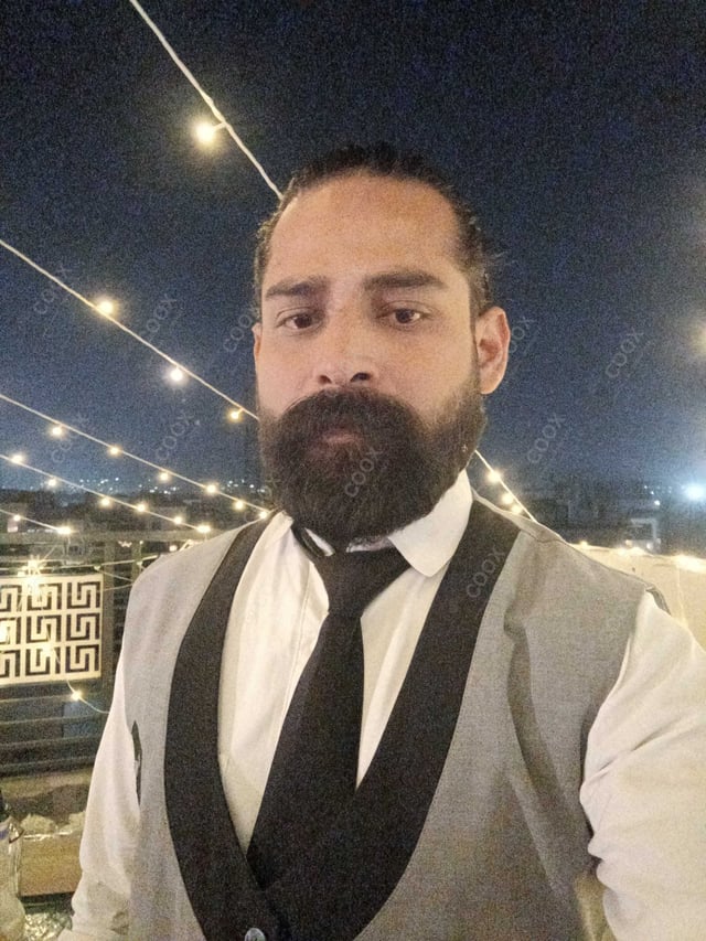 Chef from COOX at bookings. Professional cooks chefs at home