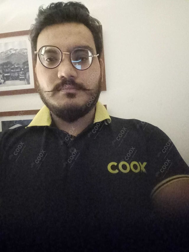 Chef from COOX at bookings. Professional cooks chefs at home