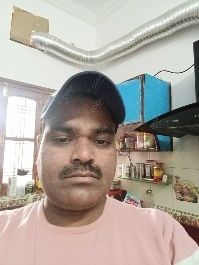 Chef from COOX at bookings. Professional cooks chefs at home