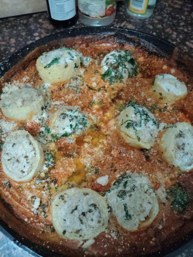 Delicious Stuffed Potatoes (Gravy) prepared by COOX