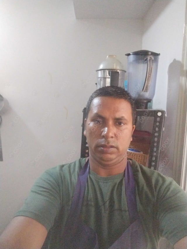 Chef from COOX at bookings. Professional cooks chefs at home