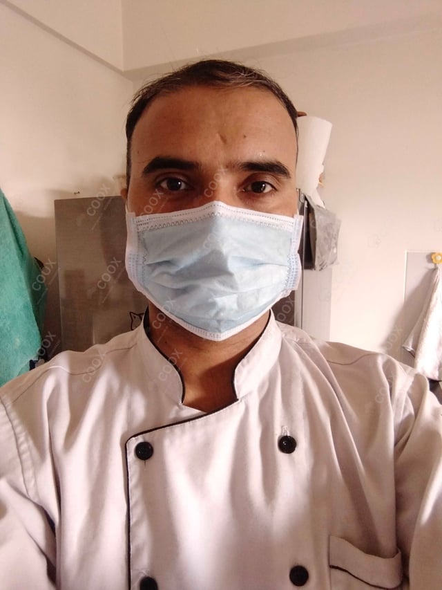 Chef from COOX at bookings. Professional cooks chefs at home