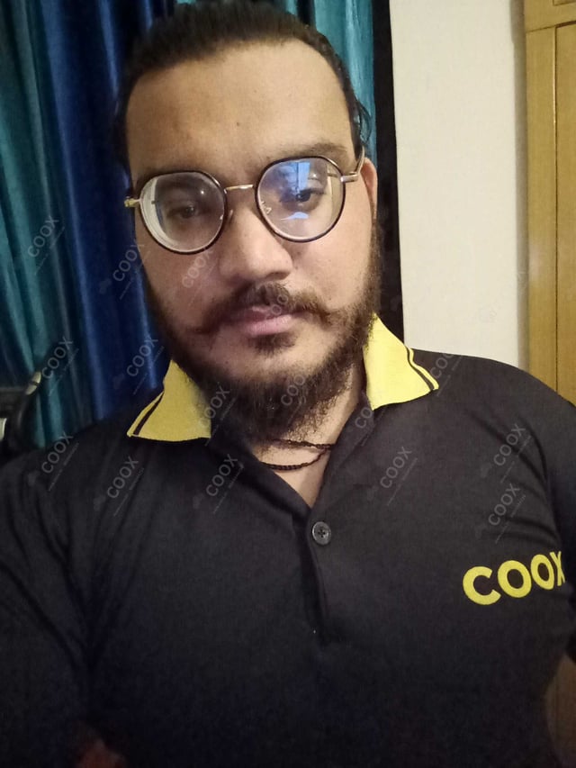 Chef from COOX at bookings. Professional cooks chefs at home