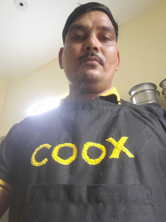 Chef from COOX at bookings. Professional cooks chefs at home