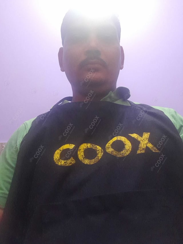 Chef from COOX at bookings. Professional cooks chefs at home