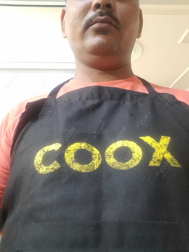 Chef from COOX at bookings. Professional cooks chefs at home