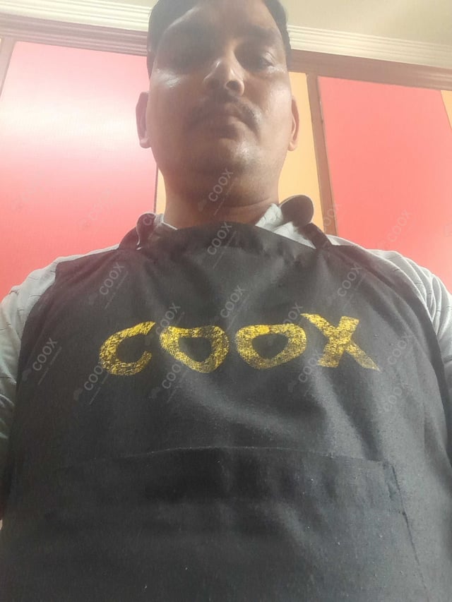 Chef from COOX at bookings. Professional cooks chefs at home