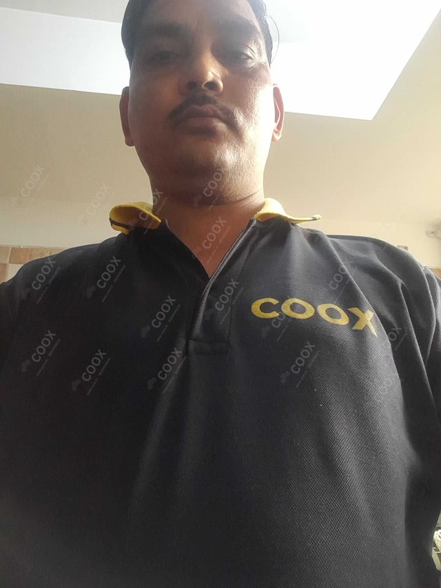 Chef from COOX at bookings. Professional cooks chefs at home