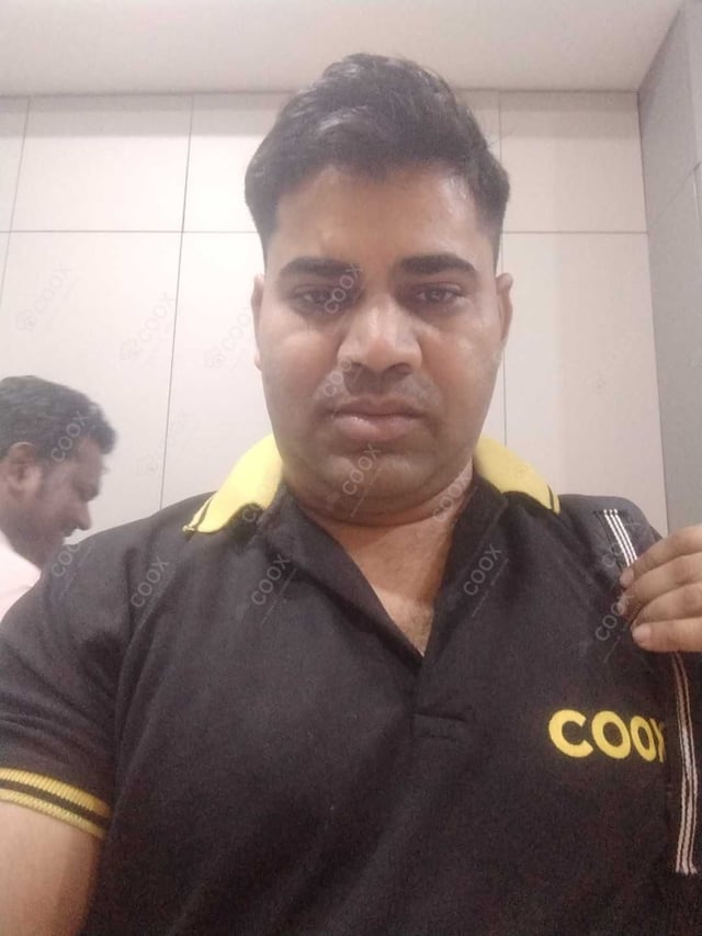 Chef from COOX at bookings. Professional cooks chefs at home