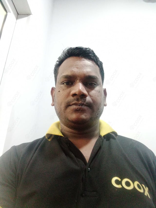 Chef from COOX at bookings. Professional cooks chefs at home