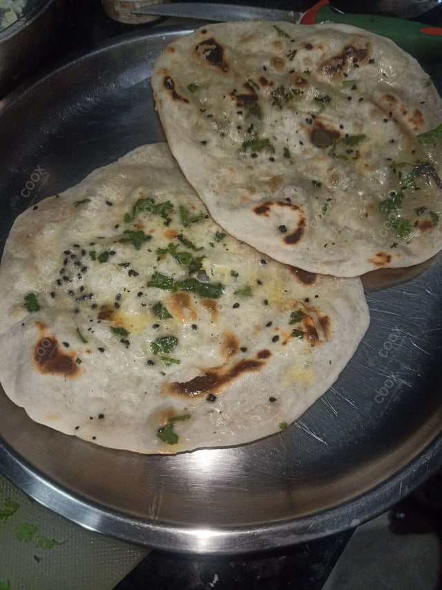 Delicious Naan (Butter / Garlic) prepared by COOX