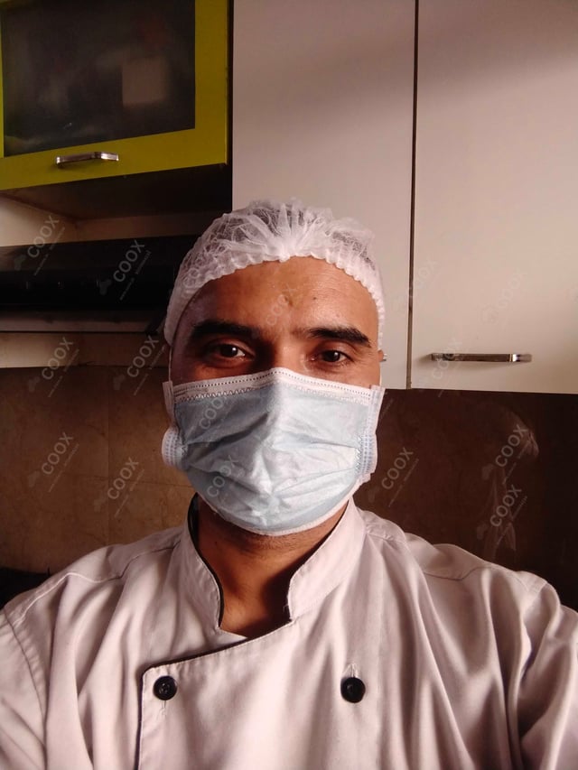 Chef from COOX at bookings. Professional cooks chefs at home