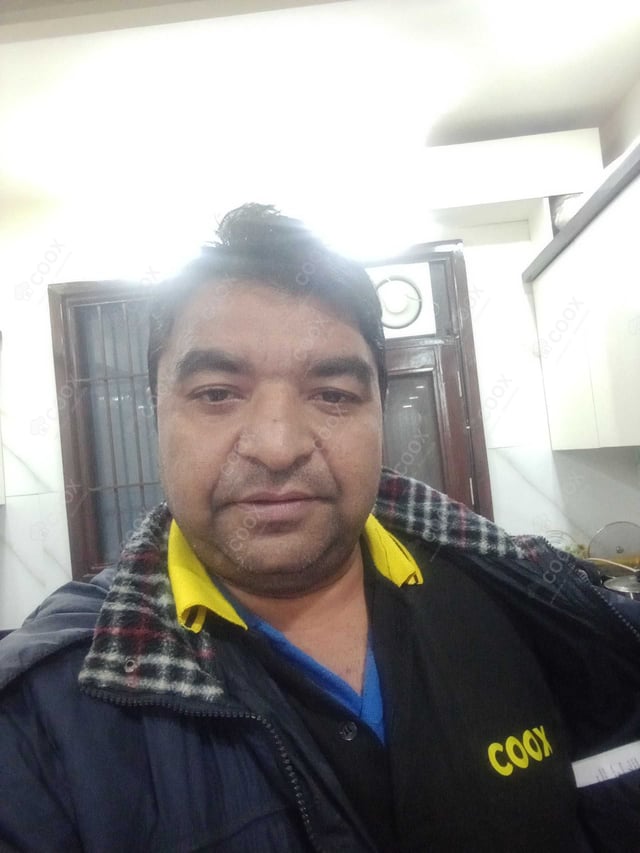 Chef from COOX at bookings. Professional cooks chefs at home