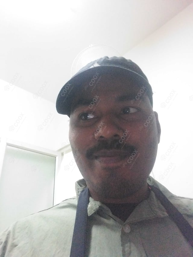 Chef from COOX at bookings. Professional cooks chefs at home