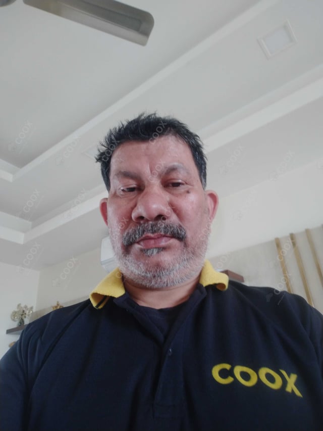 Chef from COOX at bookings. Professional cooks chefs at home