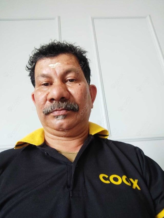 Chef from COOX at bookings. Professional cooks chefs at home