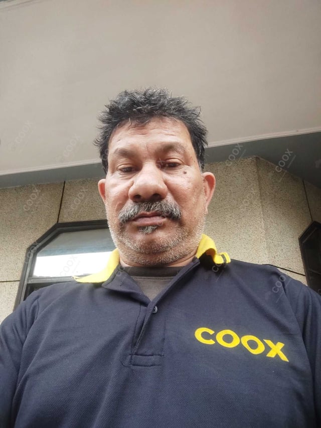 Chef from COOX at bookings. Professional cooks chefs at home