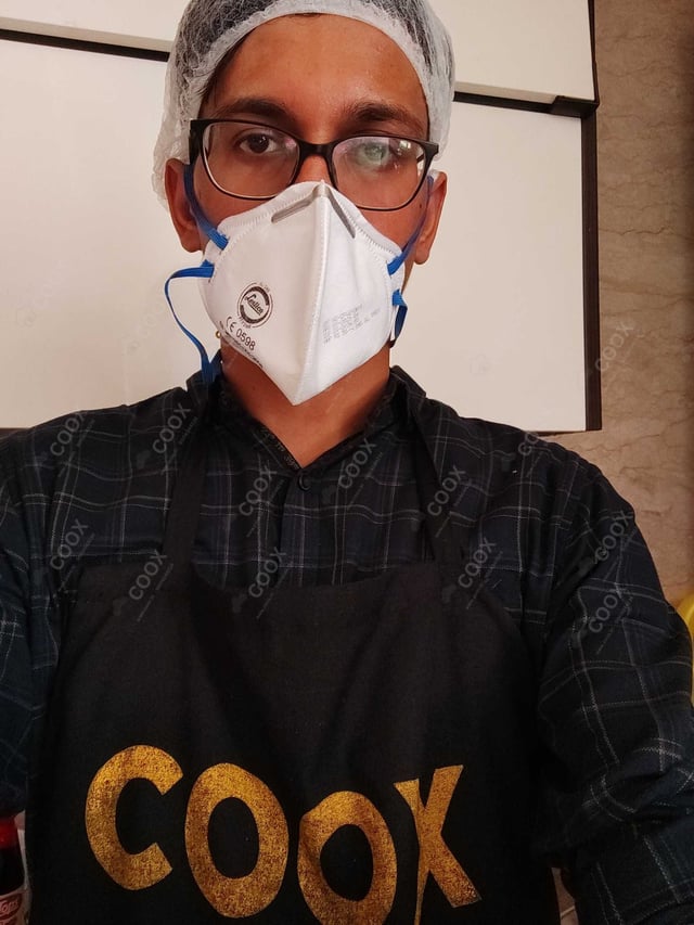 Chef from COOX at bookings. Professional cooks chefs at home