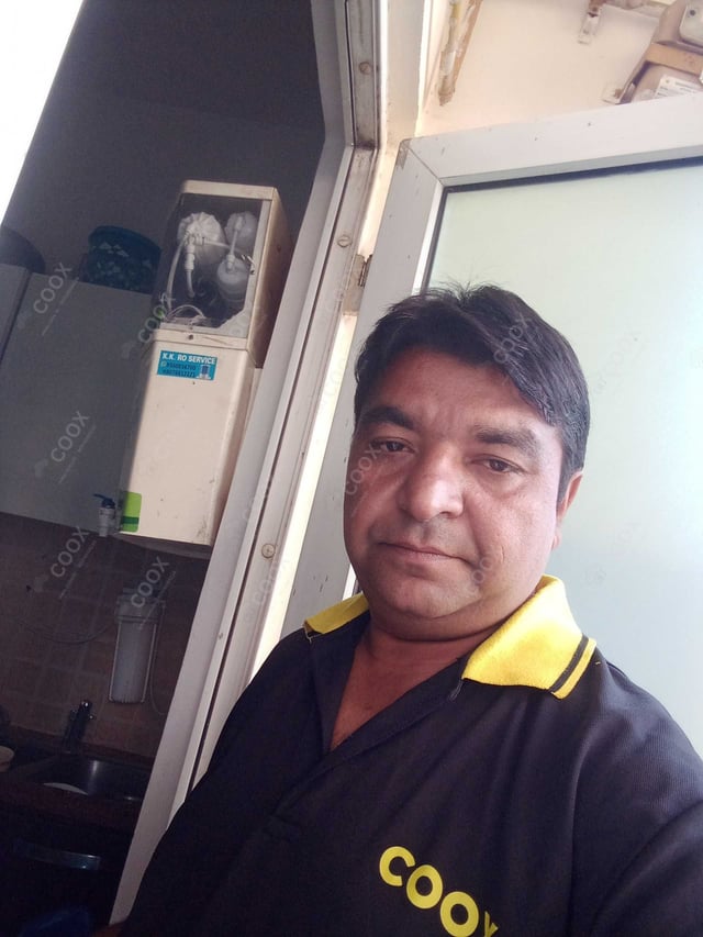 Chef from COOX at bookings. Professional cooks chefs at home