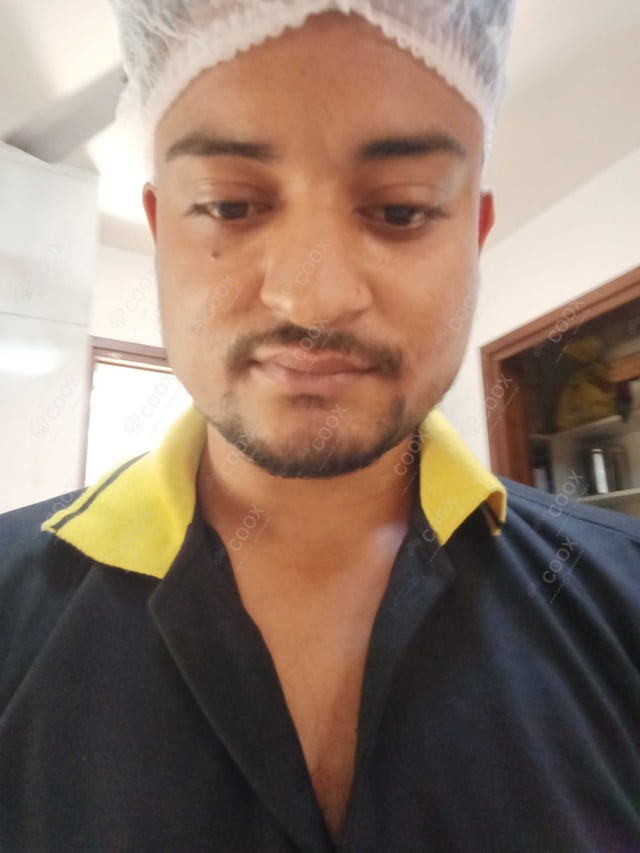 Chef from COOX at bookings. Professional cooks chefs at home
