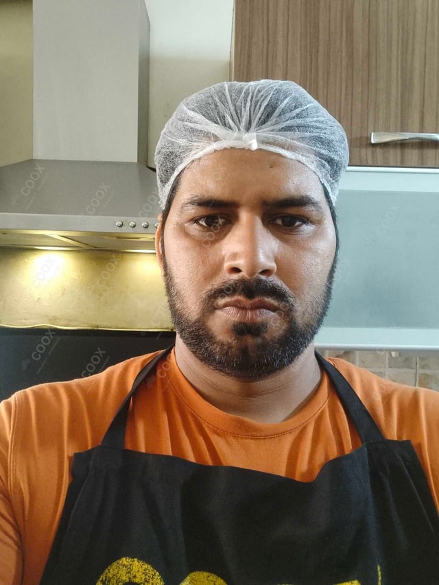 Chef from COOX at bookings. Professional cooks chefs at home