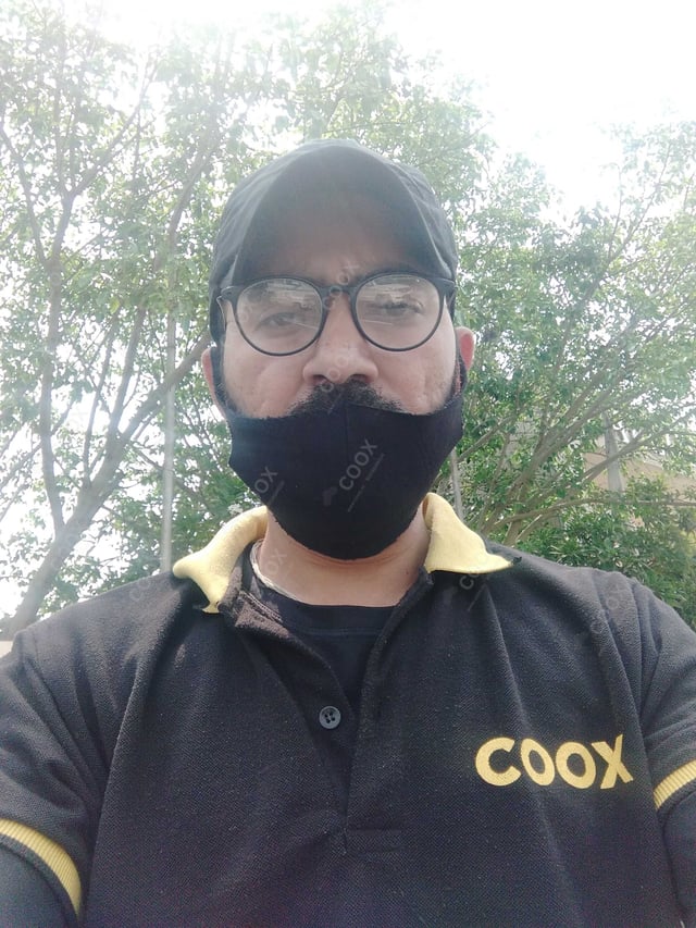 Chef from COOX at bookings. Professional cooks chefs at home