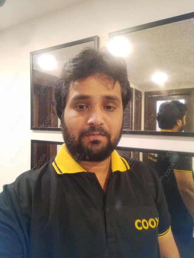 Chef from COOX at bookings. Professional cooks chefs at home