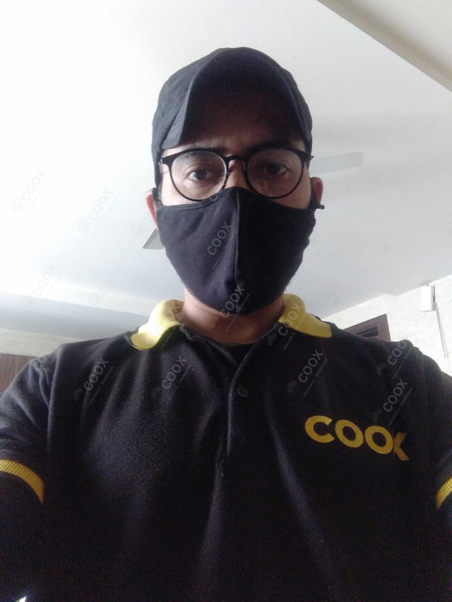 Chef from COOX at bookings. Professional cooks chefs at home