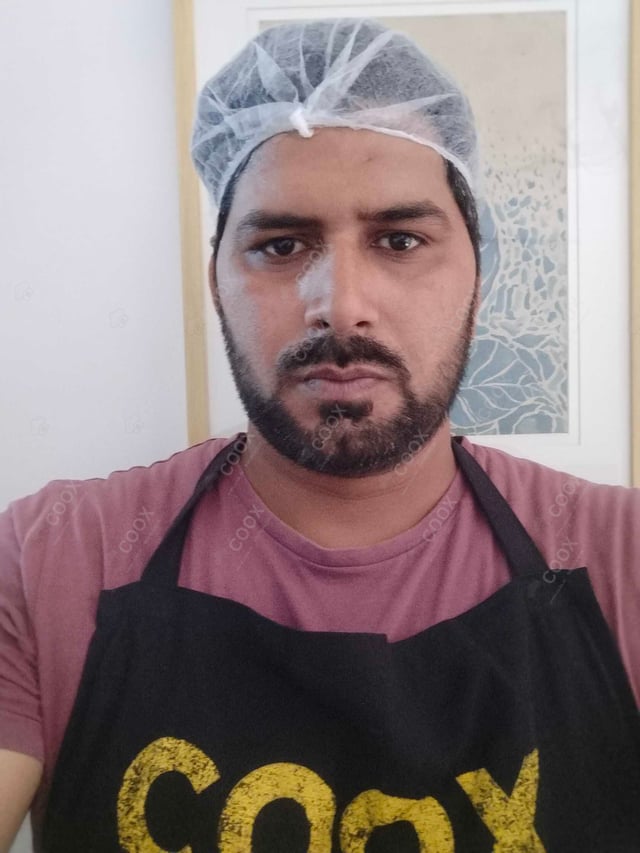 Chef from COOX at bookings. Professional cooks chefs at home
