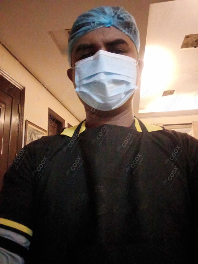 Chef from COOX at bookings. Professional cooks chefs at home