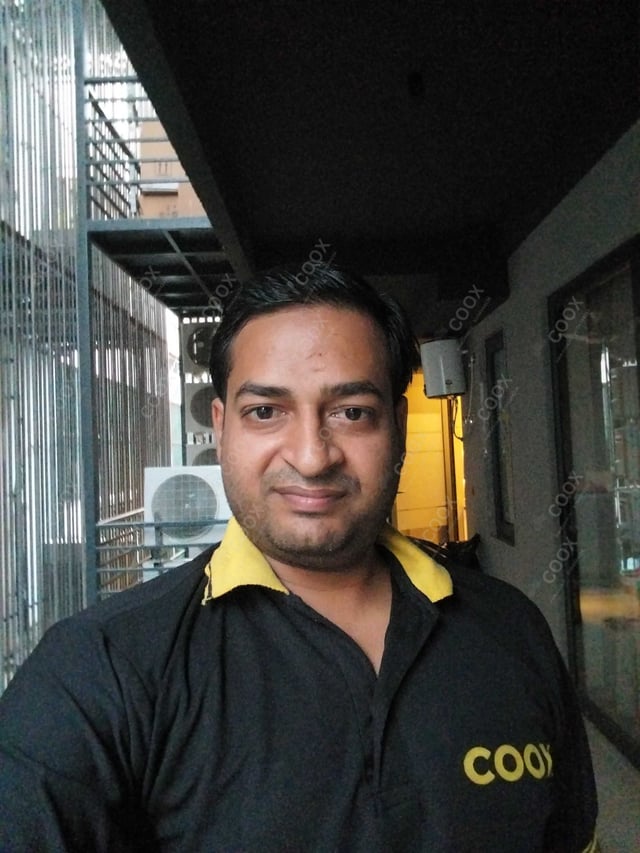 Chef from COOX at bookings. Professional cooks chefs at home