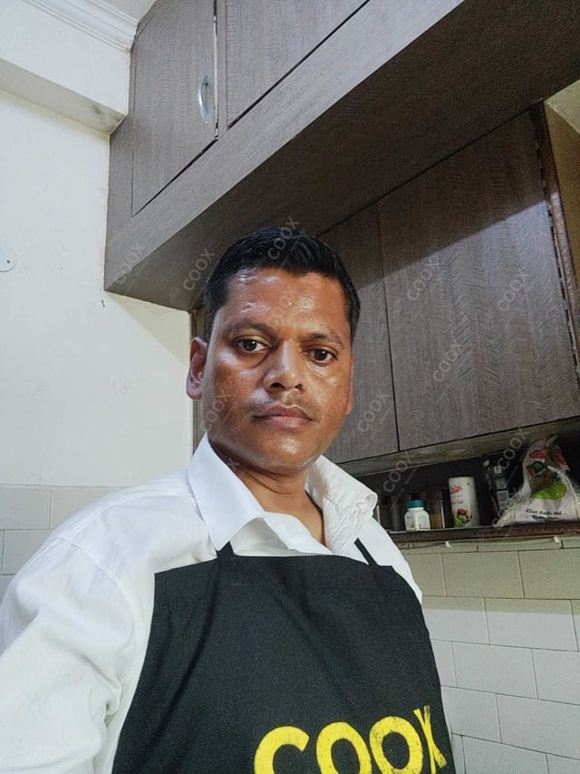 Chef from COOX at bookings. Professional cooks chefs at home