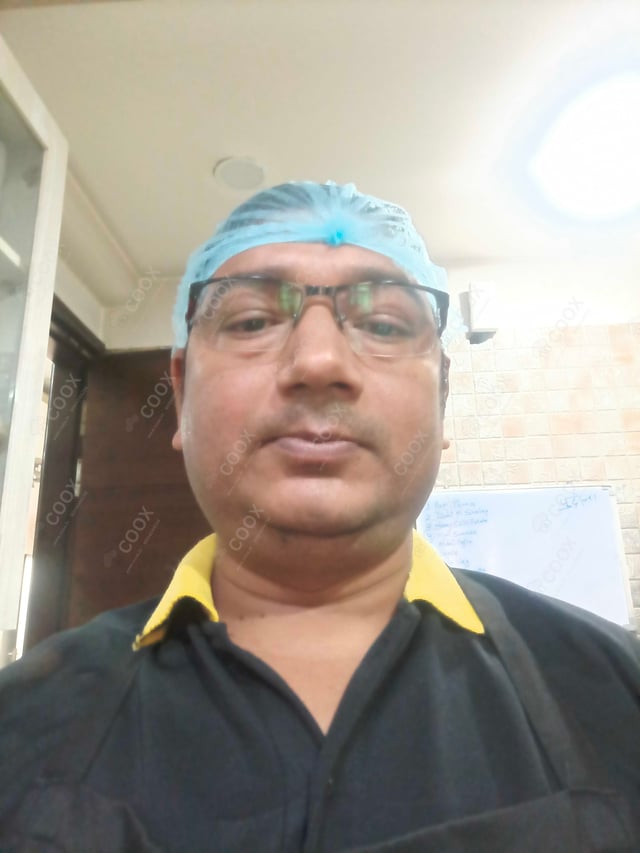 Chef from COOX at bookings. Professional cooks chefs at home