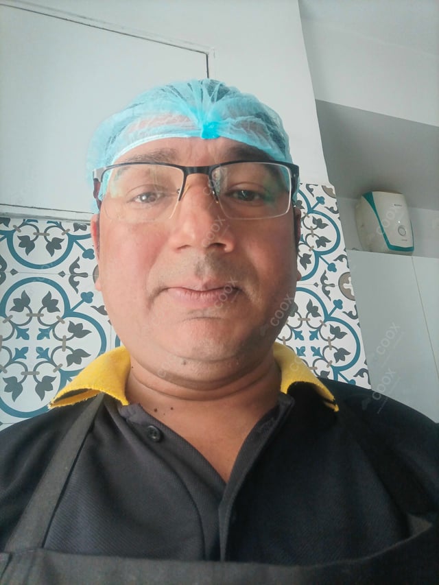 Chef from COOX at bookings. Professional cooks chefs at home