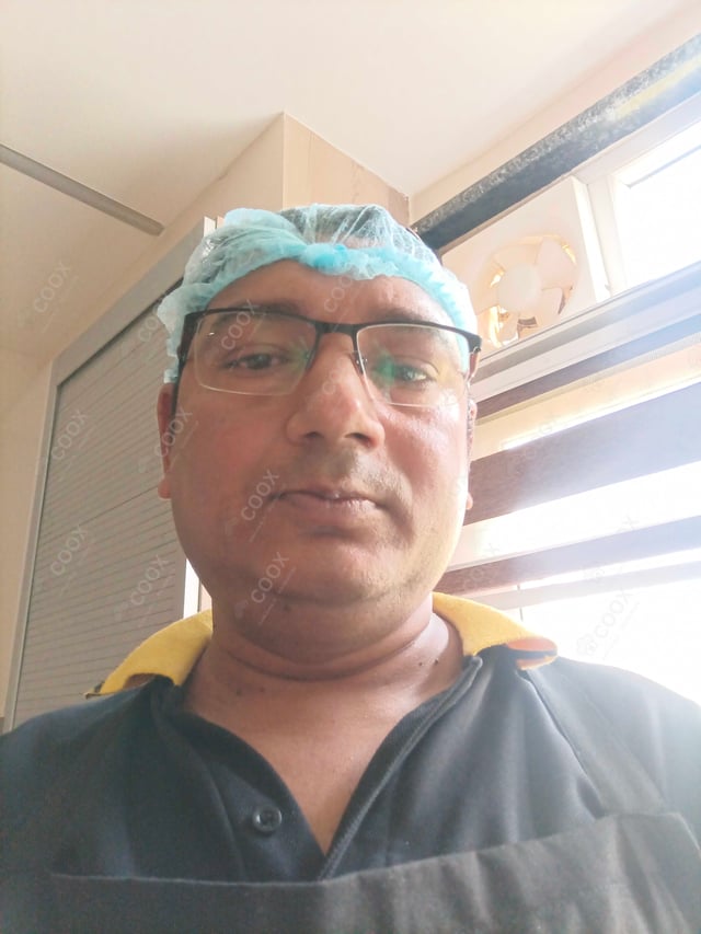 Chef from COOX at bookings. Professional cooks chefs at home