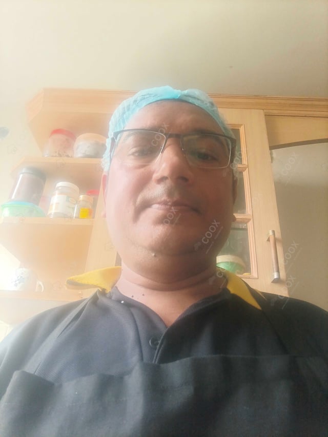 Chef from COOX at bookings. Professional cooks chefs at home