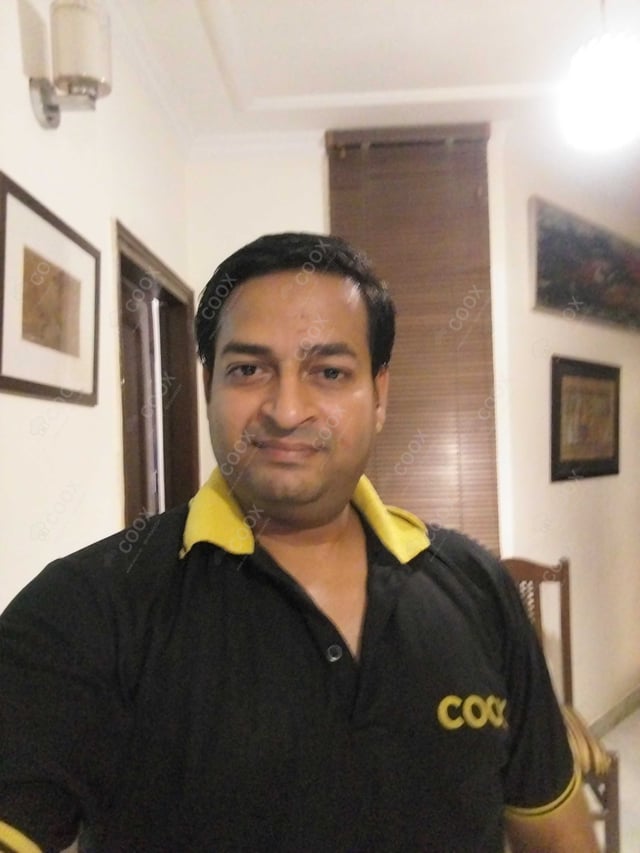 Chef from COOX at bookings. Professional cooks chefs at home