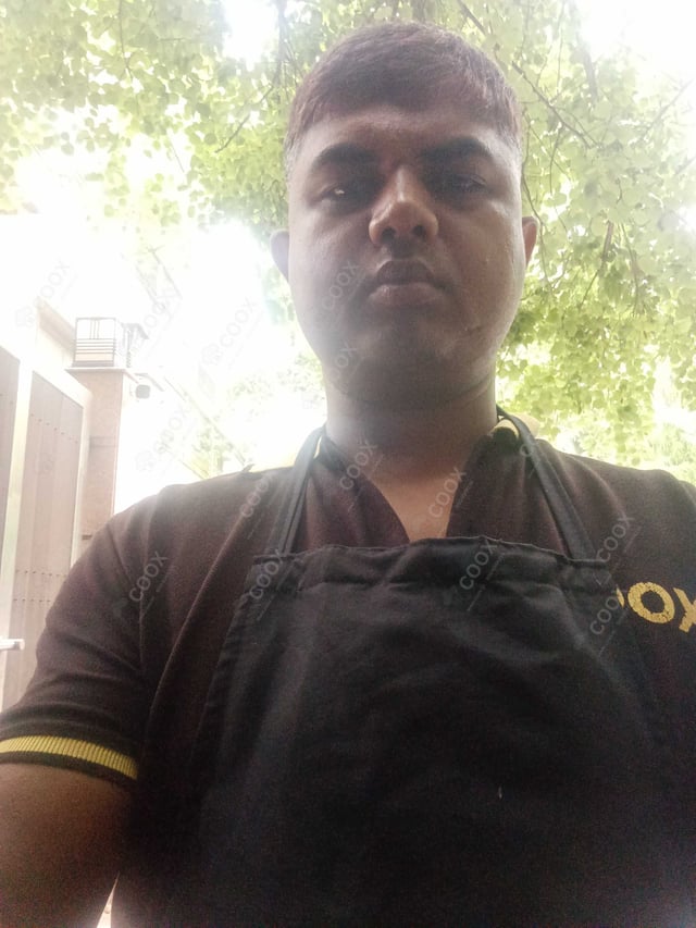 Chef from COOX at bookings. Professional cooks chefs at home
