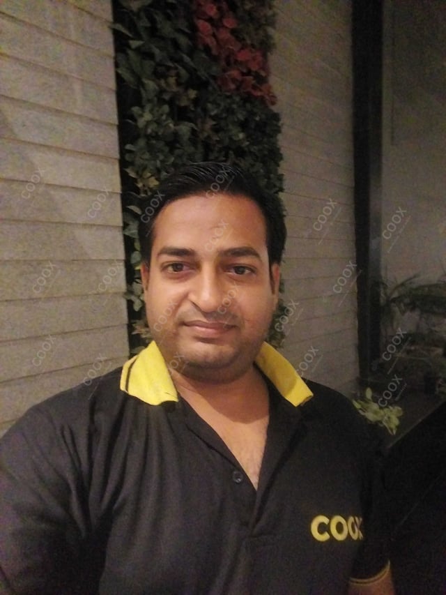 Chef from COOX at bookings. Professional cooks chefs at home