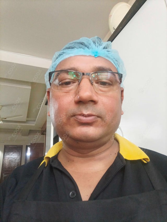 Chef from COOX at bookings. Professional cooks chefs at home